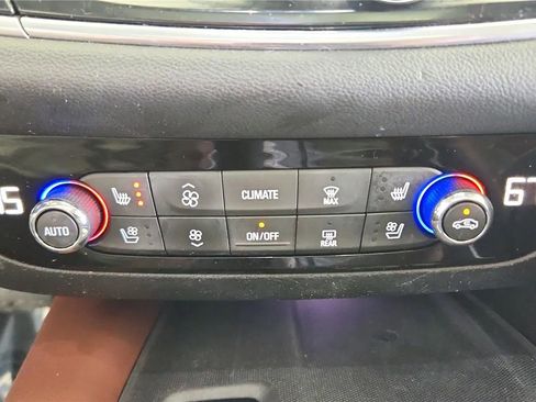 Used 2018 Buick Enclave Avenir w/ Avenir Technology Package image 31