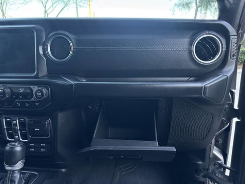 Used 2019 Jeep Wrangler Unlimited Sahara w/ Quick Order Package 24M Moab image 19