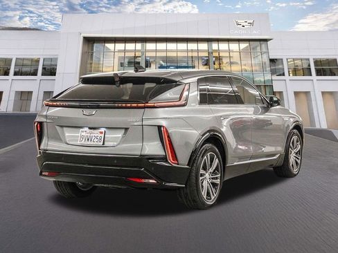 Used 2026 Cadillac Lyriq Premium Luxury image 4