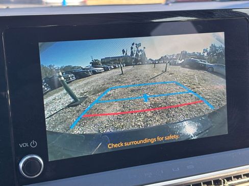 Used 2025 Toyota Prius LE image 25