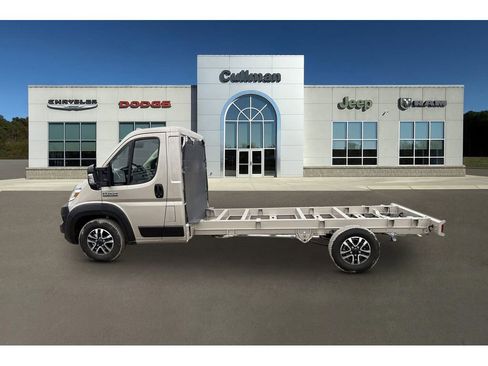 New 2025 RAM ProMaster 3500 w/ Quick Order Package 22G SLT image 6