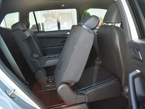 Used 2023 Volkswagen Tiguan SE R-Line image 43