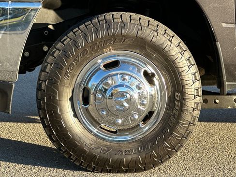 Used 2024 RAM 3500 Tradesman w/ Chrome Appearance Group image 30