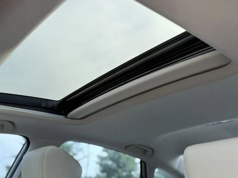 Used 2020 Honda Accord Touring image 17