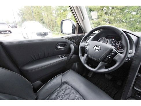 Used 2024 Nissan Armada Platinum w/ Captain's Chairs Package image 6