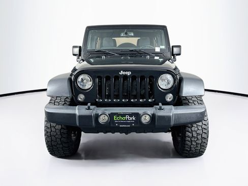 Used 2018 Jeep Wrangler Unlimited Sport S AWD/4WD image 2