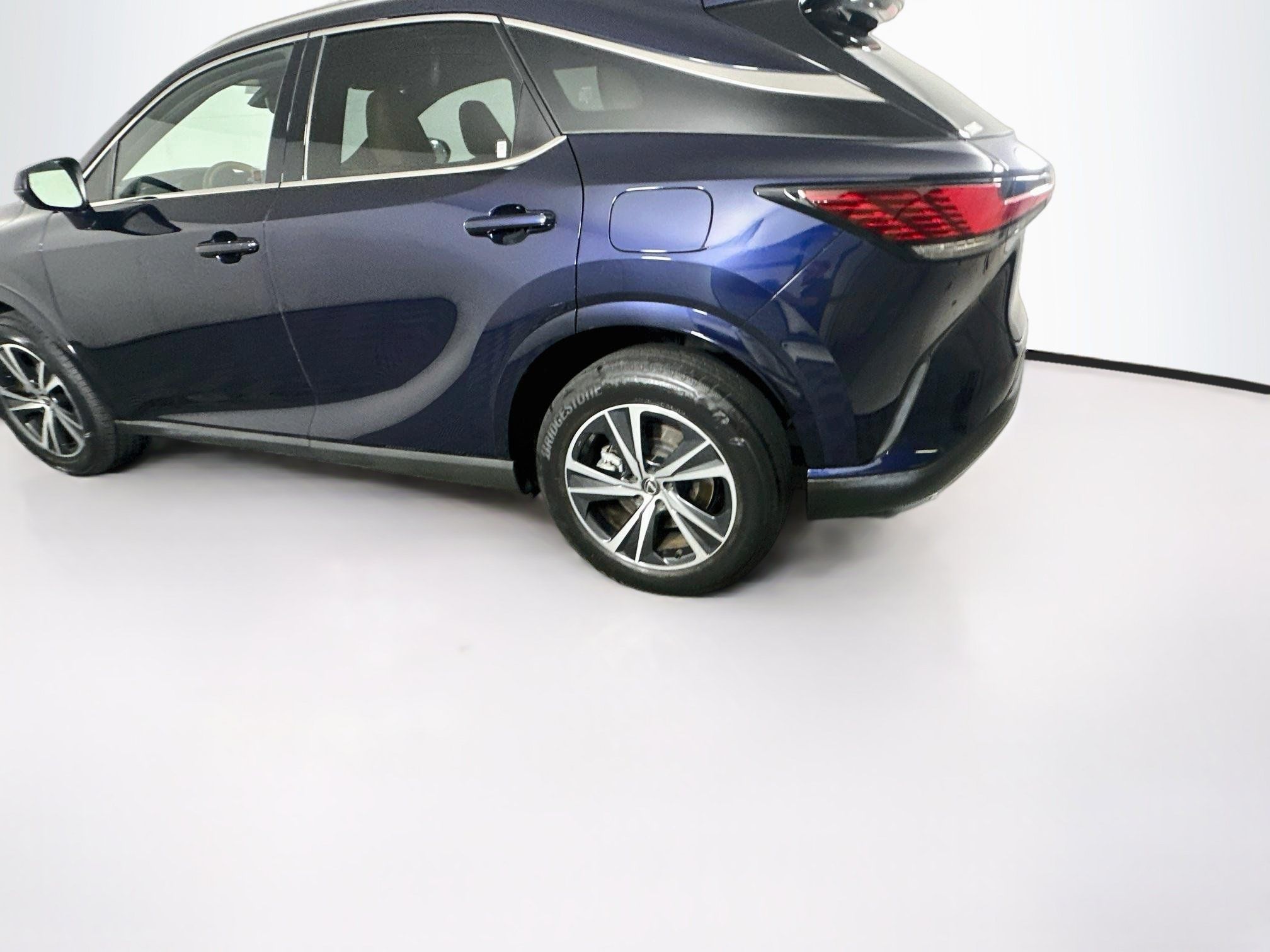 Used 2024 Lexus RX 350 Premium w/ Accessory Package (Z1) FWD image 11