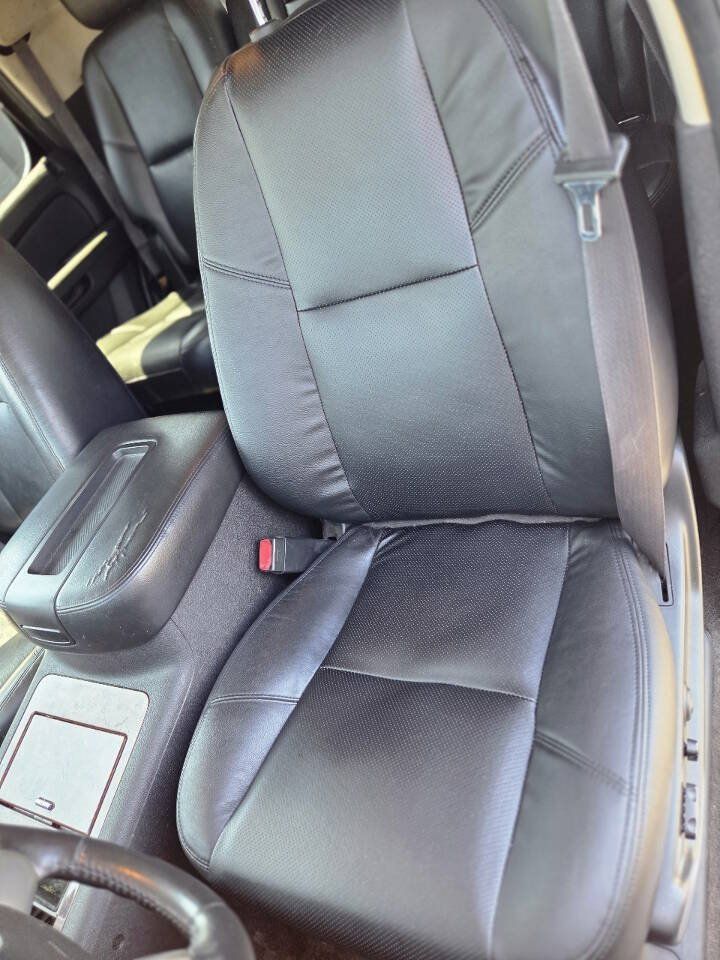 Used 2011 Chevrolet Tahoe LTZ RWD image 33