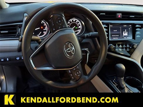 Used 2019 Toyota Camry LE image 10