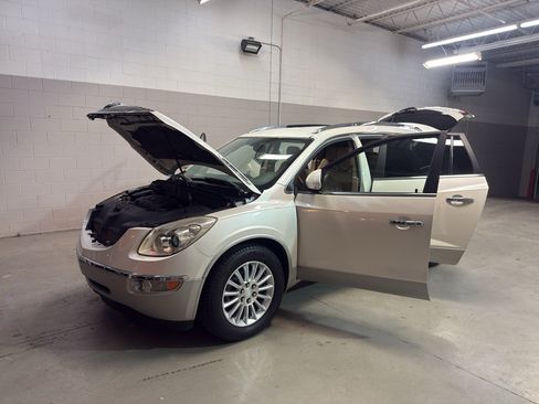 Used 2011 Buick Enclave CXL w/ Trailering Provision Package FWD image 9