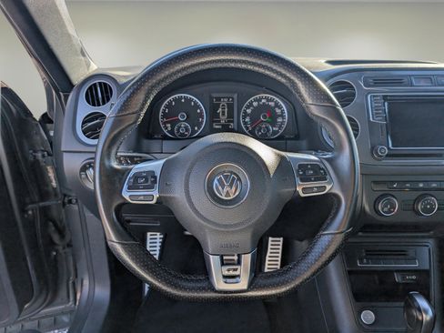 Used 2016 Volkswagen Tiguan R-Line image 16
