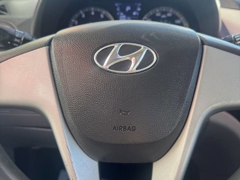 Used 2013 Hyundai Accent GLS image 14