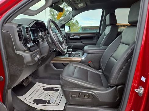 Used 2022 Chevrolet Silverado 1500 RST w/ Convenience Package II AWD/4WD image 2