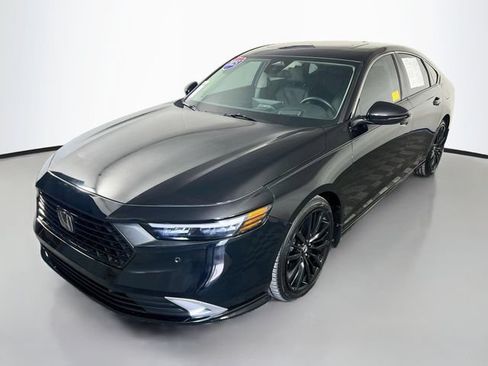 Used 2025 Honda Accord Touring image 4