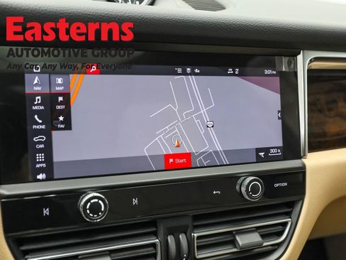 Used 2024 Porsche Macan image 19