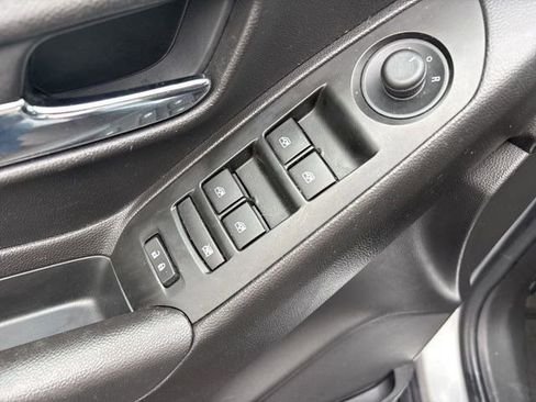 Used 2019 Chevrolet Trax LT w/ LT Convenience Package image 14