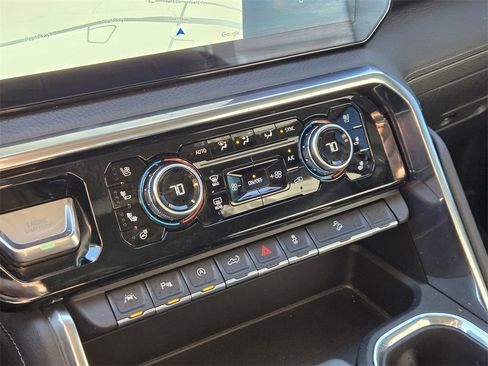 Used 2025 GMC Sierra 1500 Denali image 13