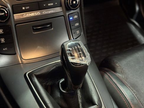 Used 2014 Hyundai Genesis 3.8 image 15