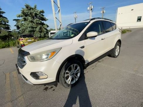 Used 2017 Ford Escape SE AWD/4WD image 5
