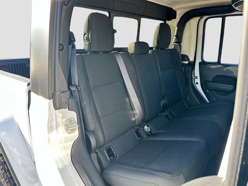 Used 2021 Jeep Gladiator Willys image 25