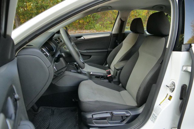 Used 2017 Volkswagen Jetta S FWD image 3