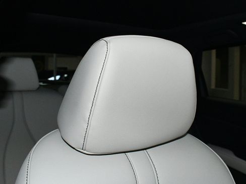 Used 2025 Acura RDX SH-AWD image 10