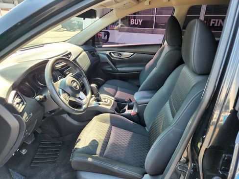 Used 2017 Nissan Rogue SV image 24