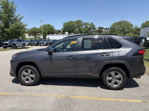 Used 2024 Toyota RAV4 XLE AWD/4WD image 5