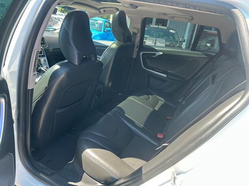 Used 2018 Volvo V60 T5 Cross Country w/ Convenience Package AWD/4WD image 14