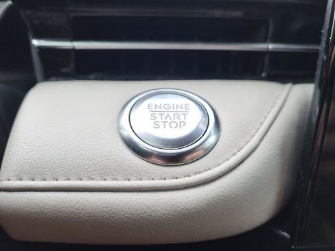 Used 2024 Lincoln Nautilus Reserve image 19