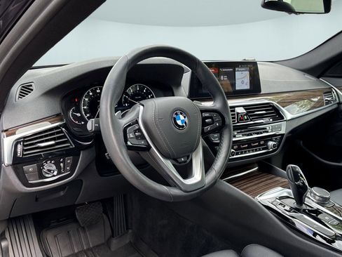 Used 2018 BMW 530i xDrive AWD/4WD image 4