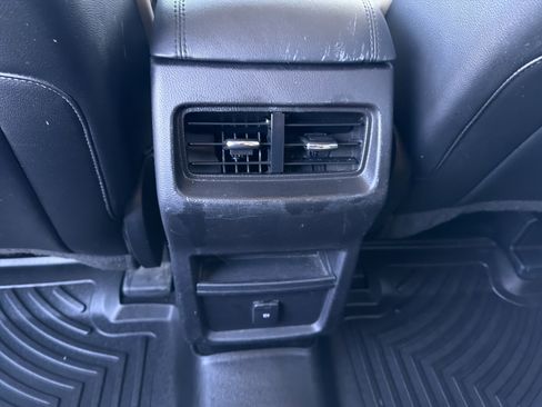 Used 2015 Ford Edge SEL w/ Equipment Group 201A image 24