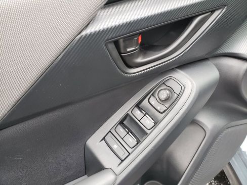 Used 2024 Subaru Crosstrek 2.0i Premium image 14