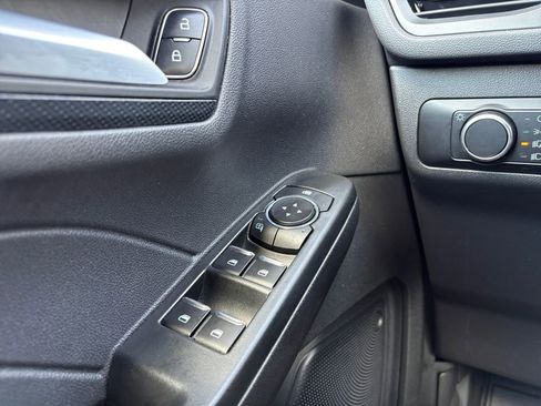 Used 2025 Ford Escape ST-Line image 11