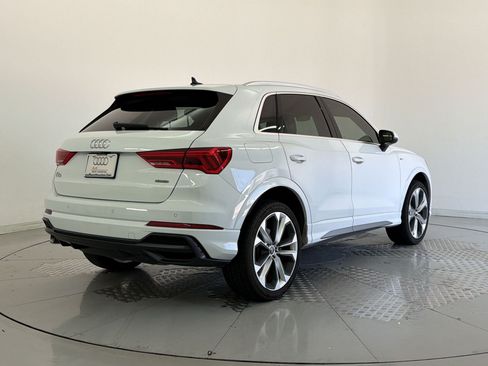 Used 2021 Audi Q3 2.0T Premium w/ Convenience Package AWD/4WD image 9