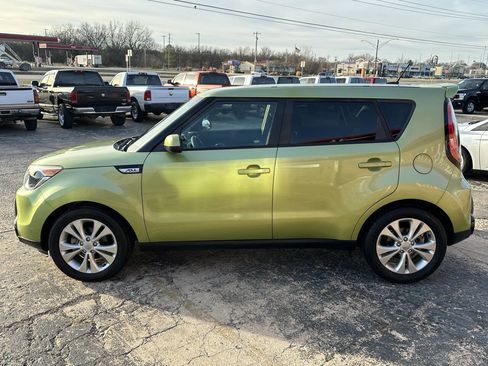 Used 2016 Kia Soul + image 6