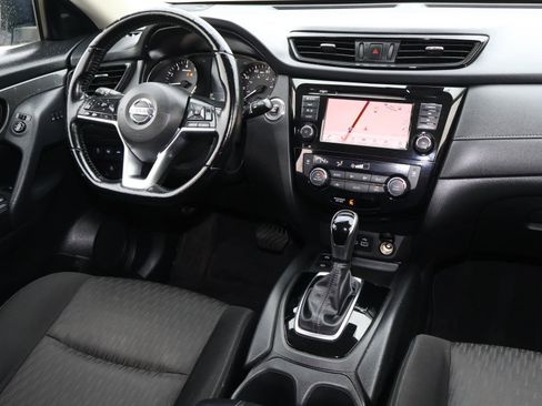 Used 2020 Nissan Rogue SV w/ Premium Package image 10