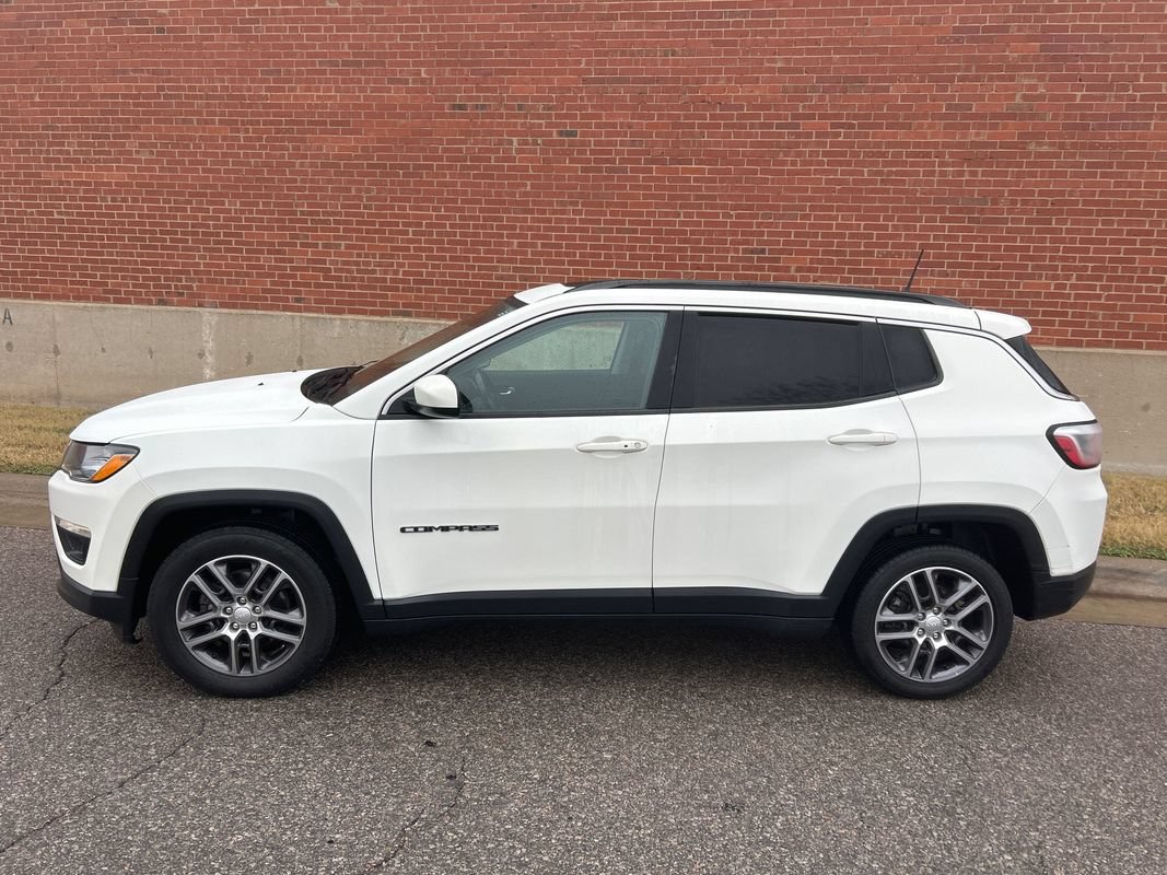 Used 2020 Jeep Compass Latitude FWD image 2