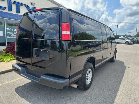 Used 2019 Chevrolet Express 3500 LS RWD image 4