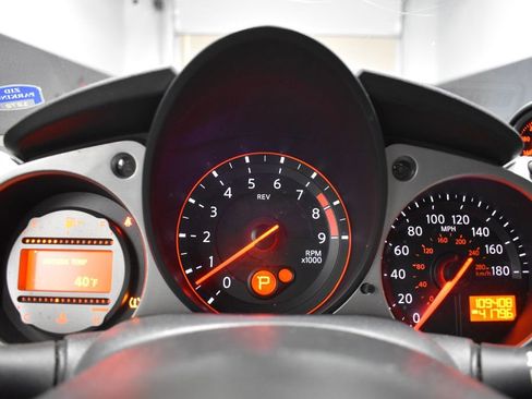 Used 2011 Nissan 370Z Touring w/ Sport Pkg image 22