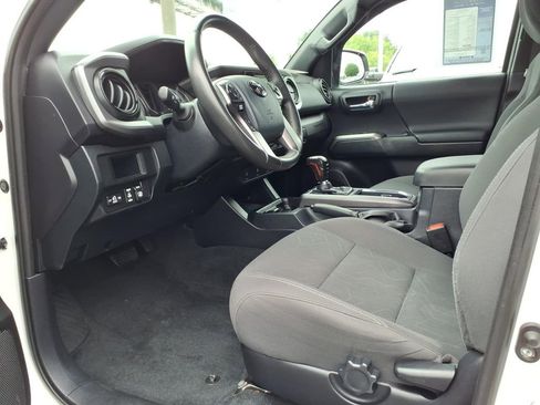 Used 2017 Toyota Tacoma TRD Off-Road w/ Tow Package (A/T) AWD/4WD image 14