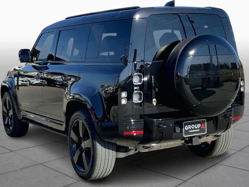Used 2025 Land Rover Defender 110 X image 4