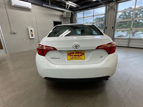 Used 2018 Toyota Corolla LE FWD image 4