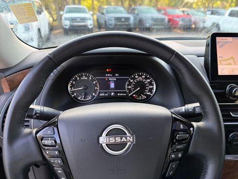 Used 2024 Nissan Armada SL w/ Captain's Chairs Package image 21