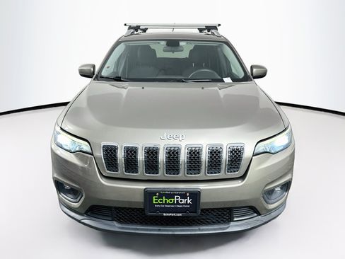 Used 2019 Jeep Cherokee Latitude w/ Popular Appearance Group FWD image 2
