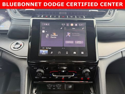 Used 2024 Jeep Grand Cherokee Laredo w/ Luxury Tech Group I RWD image 15