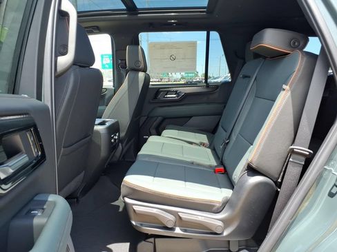 New 2026 GMC Yukon AT4 w/ AT4 Preferred Package AWD/4WD image 14