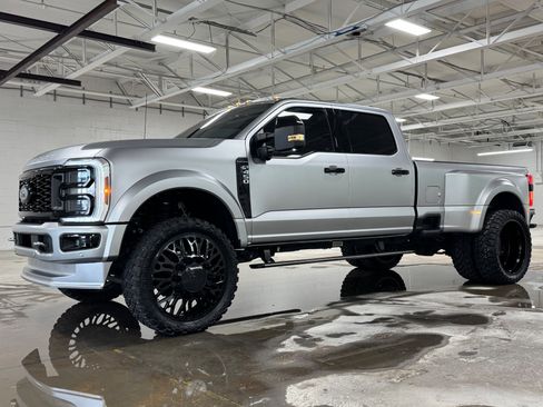 Used 2024 Ford F450 Platinum w/ Camper Package AWD/4WD image 12
