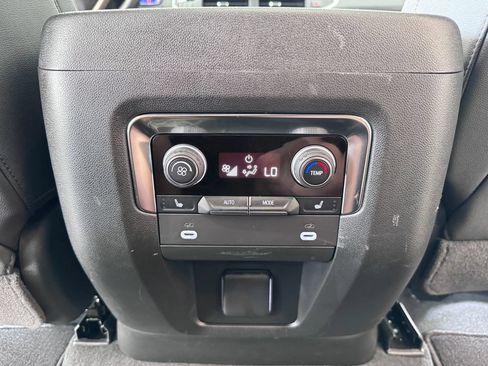 Certified 2024 Chevrolet Tahoe High Country AWD/4WD image 17