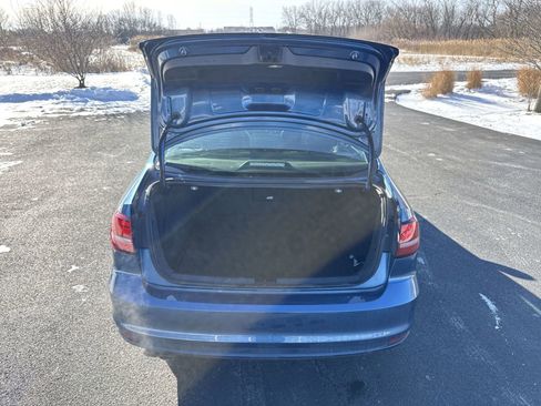 Used 2017 Volkswagen Jetta SE image 23